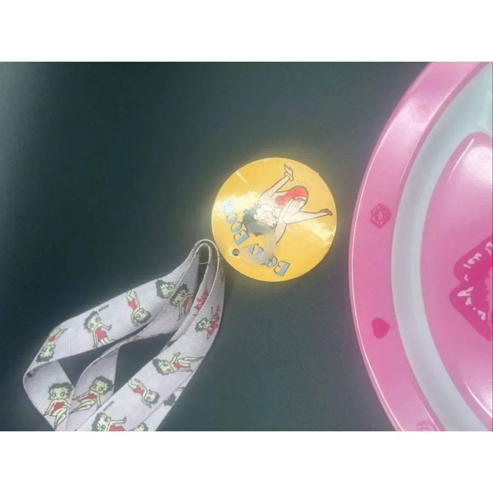 Betty boop small plate and shoe lace